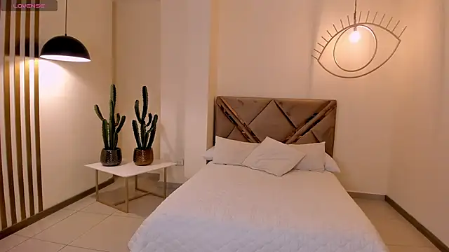 Snapshot of ToriCrossX chatting on November 2025 03:12:02 PM ToriCrossX online show from November 2025 03:12:02 PM