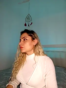 Snapshot of ASHLEY_BLAIR chatting on December 2024 12:43:02 AM ASHLEY BLAIR online show from December 2024 12:43:02 AM