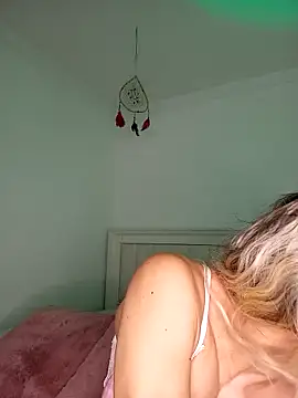 Snapshot of ASHLEY_BLAIR chatting on October 2025 12:06:01 PM ASHLEY BLAIR online show from October 2025 12:06:01 PM