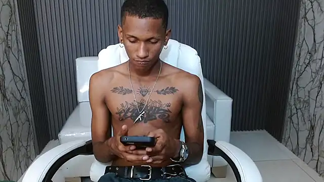 Snapshot of ManSant chatting on November 2025 02:41:01 PM ManSant online show from November 2025 02:41:01 PM