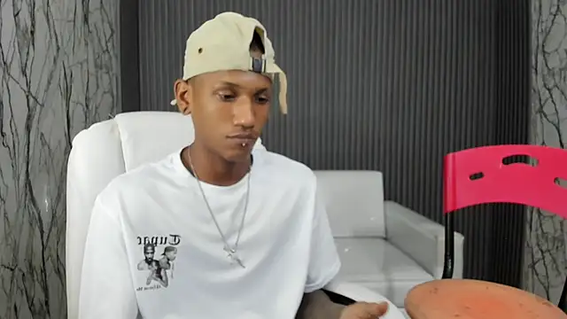 Snapshot of ManSant chatting on November 2025 02:38:02 PM ManSant online show from November 2025 02:38:02 PM