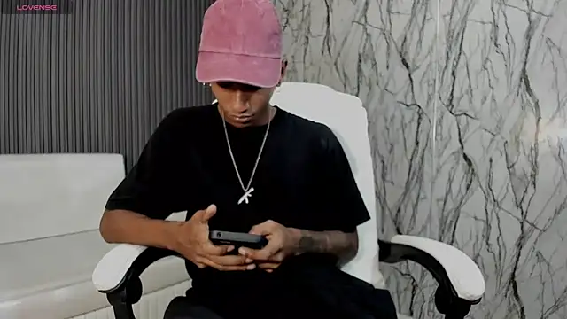 Snapshot of ManSant chatting on November 2025 02:43:02 PM ManSant online show from November 2025 02:43:02 PM