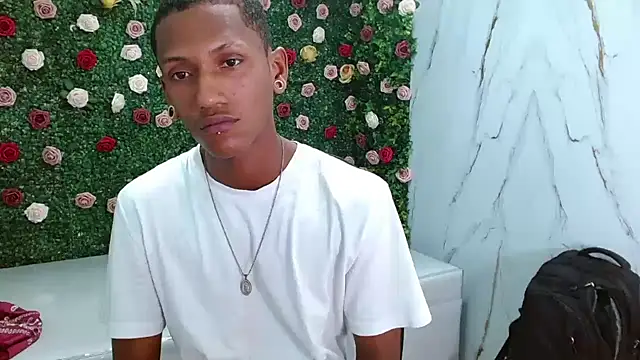 Snapshot of ManSant chatting on November 2025 04:29:01 PM ManSant online show from November 2025 04:29:01 PM