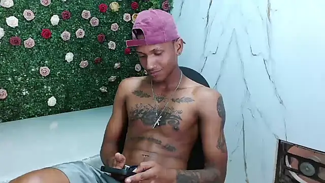 Snapshot of ManSant chatting on November 2025 01:32:02 PM ManSant online show from November 2025 01:32:02 PM