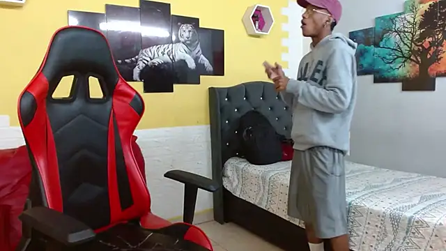 Snapshot of ManSant chatting on November 2025 03:13:02 PM ManSant online show from November 2025 03:13:02 PM