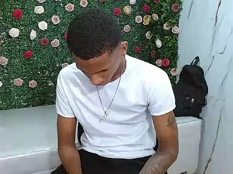 Snapshot of ManSant chatting on November 2025 03:38:02 PM ManSant online show from November 2025 03:38:02 PM