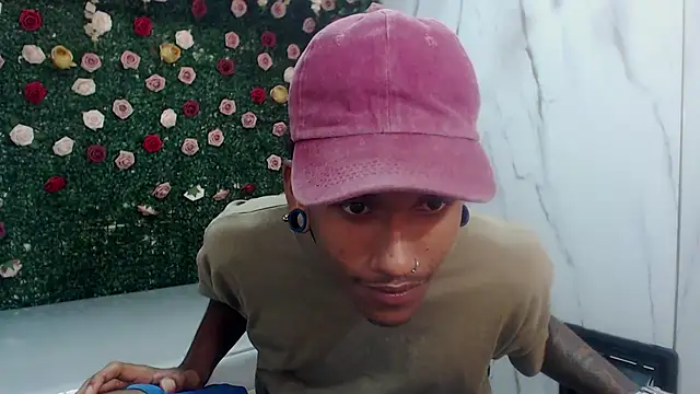 Snapshot of ManSant chatting on April 2026 02:20:01 PM ManSant online show from April 2026 02:20:01 PM