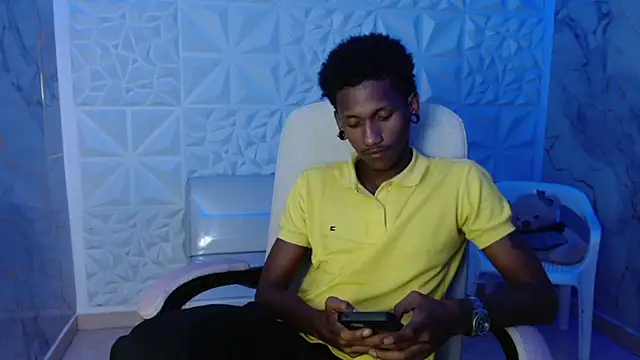 Snapshot of ManSant chatting on April 2026 04:12:01 PM ManSant online show from April 2026 04:12:01 PM