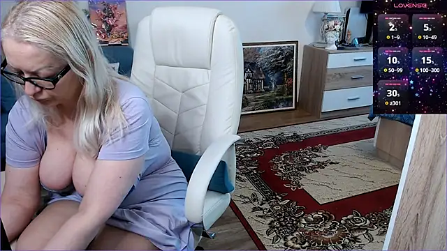 EllyBigBoobs online show from September 2025 09:31:02 AM