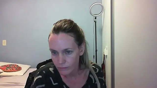 Annylove1 online show from October 2025 12:11:02 AM