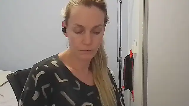 Annylove1 online show from March 2026 11:53:02 PM