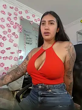 Snapshot of Hannahoff chatting on February 2025 03:32:02 AM Hannahoff online show from February 2025 03:32:02 AM