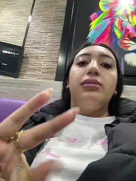 Snapshot of Hannahoff chatting on March 2025 10:10:01 PM Hannahoff online show from March 2025 10:10:01 PM