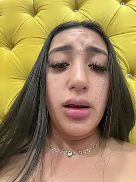 Snapshot of Hannahoff chatting on March 2025 04:17:02 AM Hannahoff online show from March 2025 04:17:02 AM