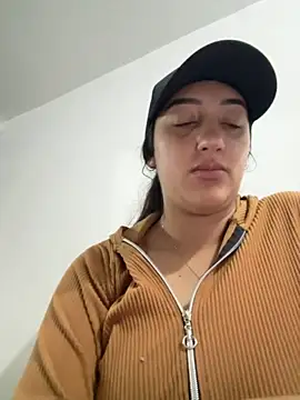 Snapshot of Hannahoff chatting on September 2025 03:08:02 AM Hannahoff online show from September 2025 03:08:02 AM