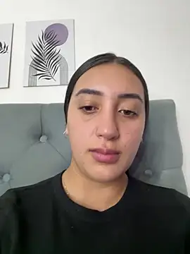 Snapshot of Hannahoff chatting on October 2025 02:12:02 AM Hannahoff online show from October 2025 02:12:02 AM