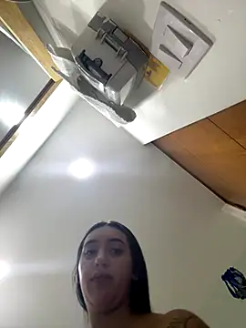 Snapshot of Hannahoff chatting on October 2025 04:13:01 AM Hannahoff online show from October 2025 04:13:01 AM