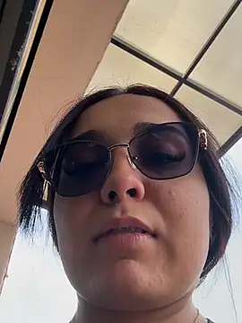Snapshot of Danii_vg1 chatting on June 2026 05:12:02 PM Danii vg1 online show from June 2026 05:12:02 PM