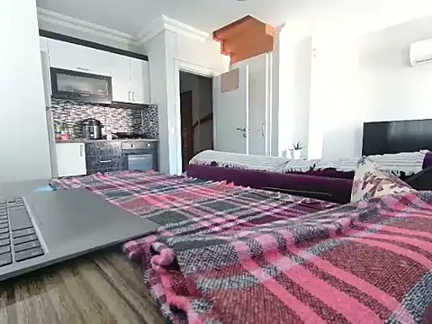 ALPHANDRE online show from December 2025 07:34:01 AM