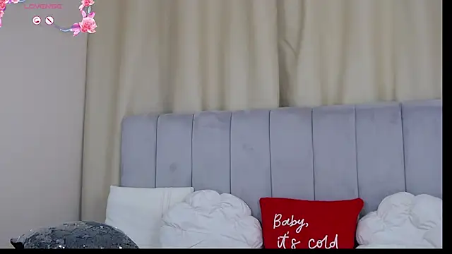 Snapshot of Barbie_Blond_ chatting on November 2025 07:10:02 AM Barbie Blond online show from November 2025 07:10:02 AM