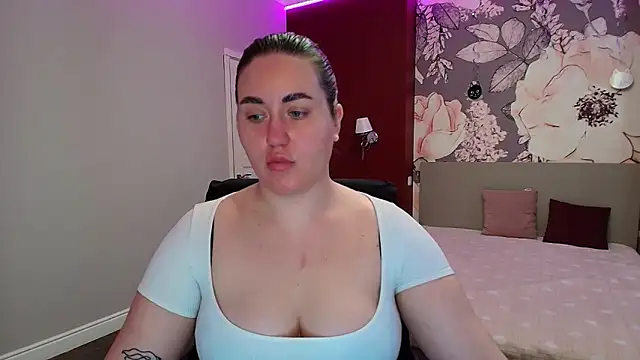 Roxie Bradley online show from March 2026 06:57:01 AM