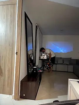 Im sophiie online show from February 2026 06:54:02 AM