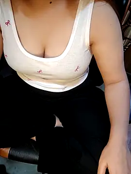 Scholl girl143 online show from May 2026 02:43:01 PM