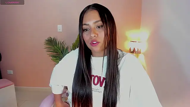 Ciara8 online show from November 2025 09:54:01 PM