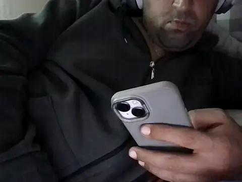 Snapshot of Ca414 chatting on November 2025 12:42:01 PM Ca414 online show from November 2025 12:42:01 PM