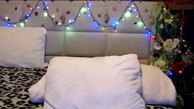 HappyWomanOn online show from January 2026 10:06:01 AM