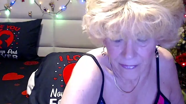 HappyWomanOn online show from June 2026 06:40:01 PM