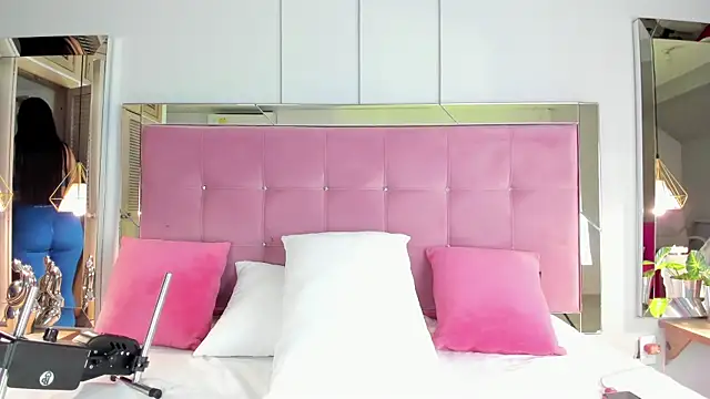 Snapshot of Ahincale chatting on November 2025 07:49:02 PM Ahincale online show from November 2025 07:49:02 PM