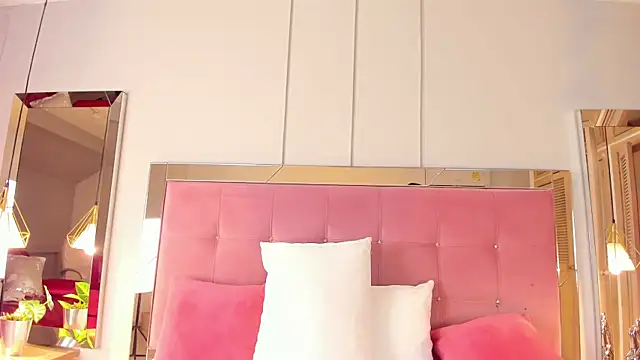 Snapshot of Ahincale chatting on November 2025 08:12:01 PM Ahincale online show from November 2025 08:12:01 PM