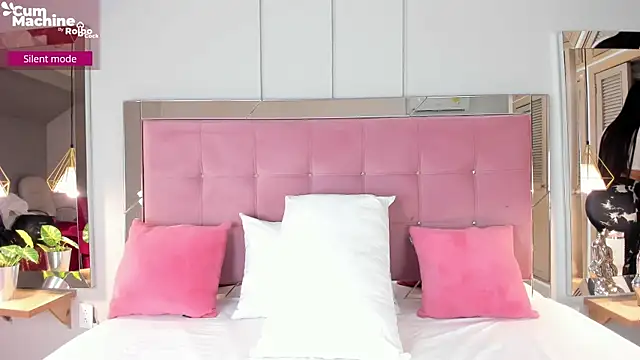 Snapshot of Ahincale chatting on December 2025 07:52:02 PM Ahincale online show from December 2025 07:52:02 PM