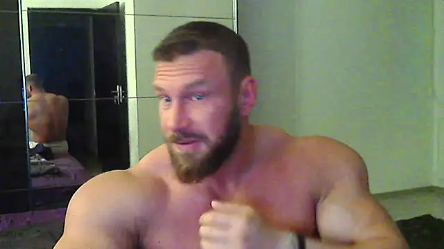 Snapshot of muscularkevin chatting on May 2026 03:24:01 AM muscularkevin online show from May 2026 03:24:01 AM