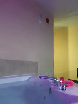 Hotredheadandtoungelasher online show from October 2025 10:38:01 AM