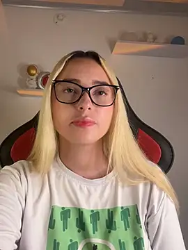 Irisweet  online show from March 2025 11:32:01 PM