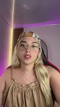 Snapshot of Irisweet_ chatting on May 2026 06:11:02 AM Irisweet online show from May 2026 06:11:02 AM