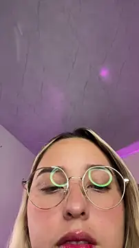 Snapshot of Irisweet_ chatting on June 2026 11:09:02 PM Irisweet online show from June 2026 11:09:02 PM