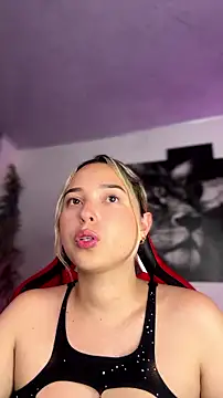 Snapshot of Irisweet_ chatting on July 2026 11:31:01 PM Irisweet online show from July 2026 11:31:01 PM