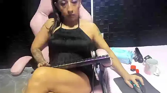 Snapshot of mature_sexi40 chatting on March 2025 06:25:02 AM mature sexi40 online show from March 2025 06:25:02 AM