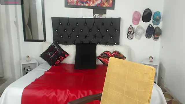 Snapshot of Sweetbigcatt chatting on March 2025 12:34:02 AM Sweetbigcatt online show from March 2025 12:34:02 AM