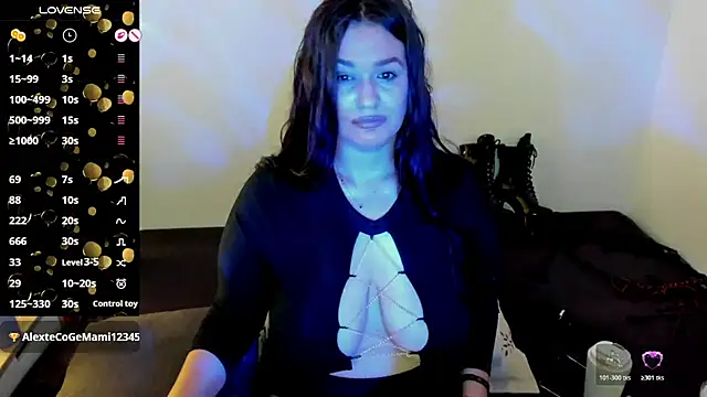 Snapshot of Laura_sinner chatting on June 2026 07:29:01 PM Laura sinner online show from June 2026 07:29:01 PM