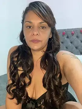 Snapshot of Kataliina chatting on January 2025 03:47:02 AM Kataliina online show from January 2025 03:47:02 AM