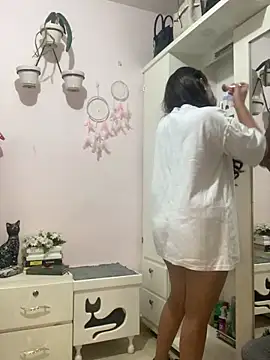 Snapshot of Kataliina chatting on January 2025 09:55:02 PM Kataliina online show from January 2025 09:55:02 PM