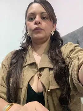 Snapshot of Kataliina chatting on March 2025 01:46:01 AM Kataliina online show from March 2025 01:46:01 AM