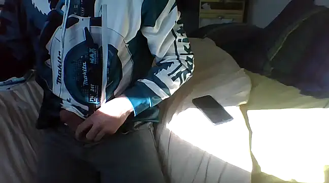 Snapshot of MmaxX004 chatting on March 2025 01:06:02 PM MmaxX004 online show from March 2025 01:06:02 PM