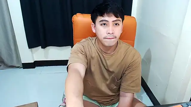 Snapshot of princeJayX chatting on November 2025 12:43:02 AM princeJayX online show from November 2025 12:43:02 AM