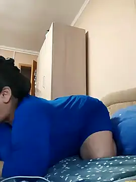 Snapshot of Zulfiya_Bruce chatting on December 2025 09:46:02 PM Zulfiya Bruce online show from December 2025 09:46:02 PM