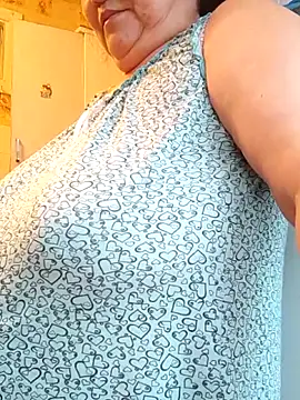 Zulfiya Bruce online show from March 2026 03:07:02 PM